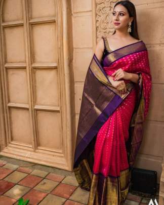 BEAUTIFUL RICH PALLU & JACQUARD WORK ON ALL OVER THE SAREE. Lichi Silk Saree