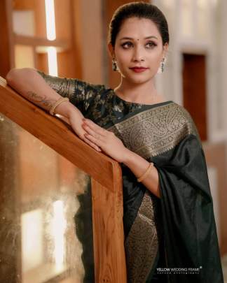 BEAUTIFUL RICH PALLU & JACQUARD WORK Lichi Silk Saree