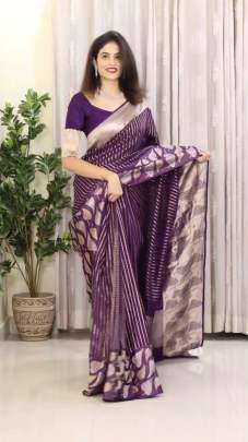 CONTRAST EXCLUSIVE JACQUARD BORDER Lichi Silk Saree