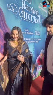 EXCLUSIVE JACQUARD BORDER. Lichi Silk Saree