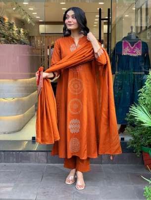 Premium Designers kurta Pent Set Premium Designers kurta Pent Set