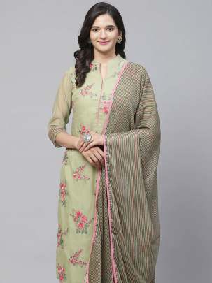 Women Green & Pink Floral Embroidered Suit