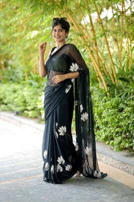 bharti flowers  Party wear saree