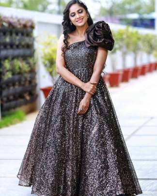 orgeous One-Shoulder Soft Net Gown gown