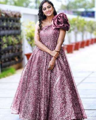 orgeous One-Shoulder Soft Net Gown gown